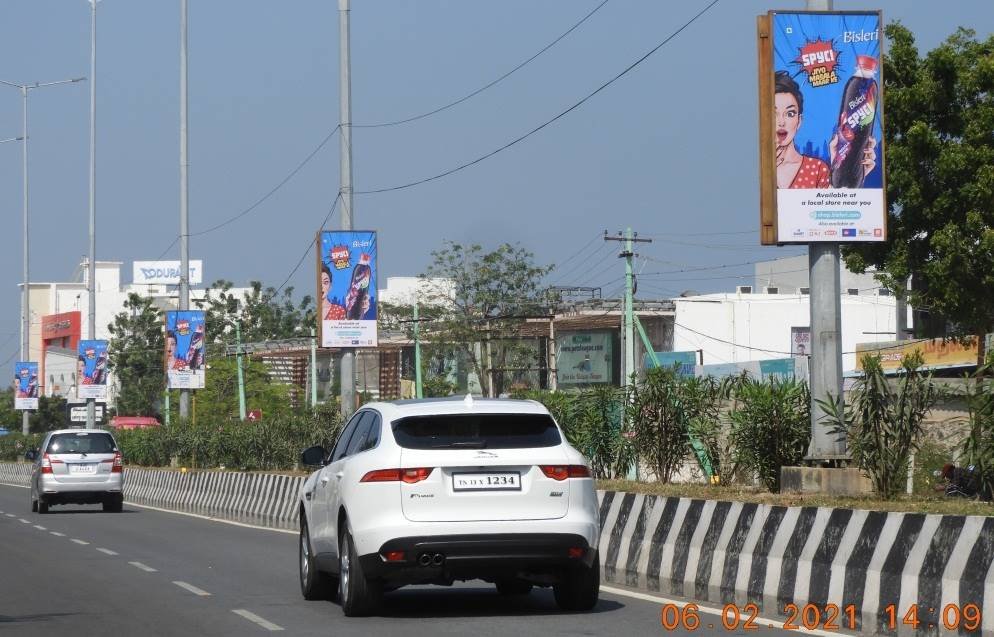 One such underrated yet powerful medium is Pole Kiosk Campaign. Popular across metros and Tier 2/3 cities alike, pole kiosks offer visibility where it matters most — at the street level.