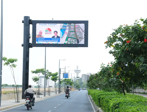 In the age of automation, data-driven decisions, and hyper-targeted content, digital billboards stand out as one of the most effective tools in outdoor advertising.